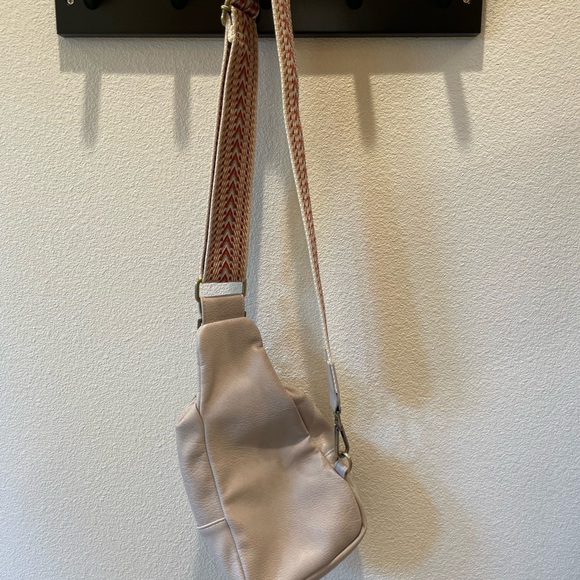 Anthropologie women’s purse - Picture 2 of 5